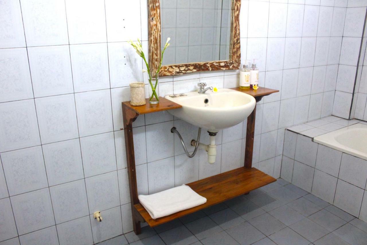 Lovina Palace Kültér fotó